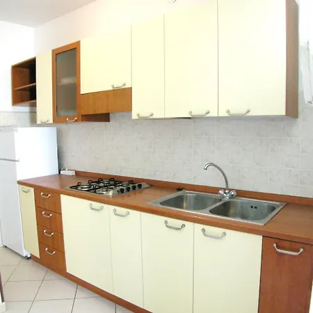 Apartman In 24855 *